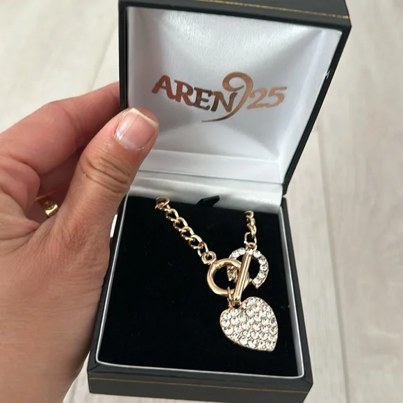 Heart necklaces - Picture 2 of 4